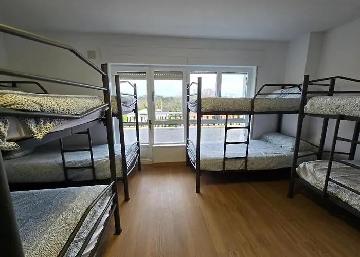 Llanes Paradise Hostel *